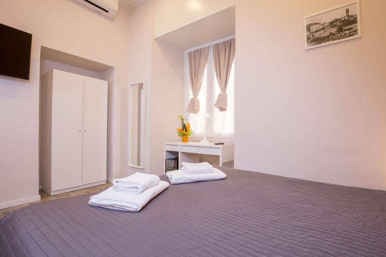 Azzurra Rooms โรม ภายนอก รูปภาพ