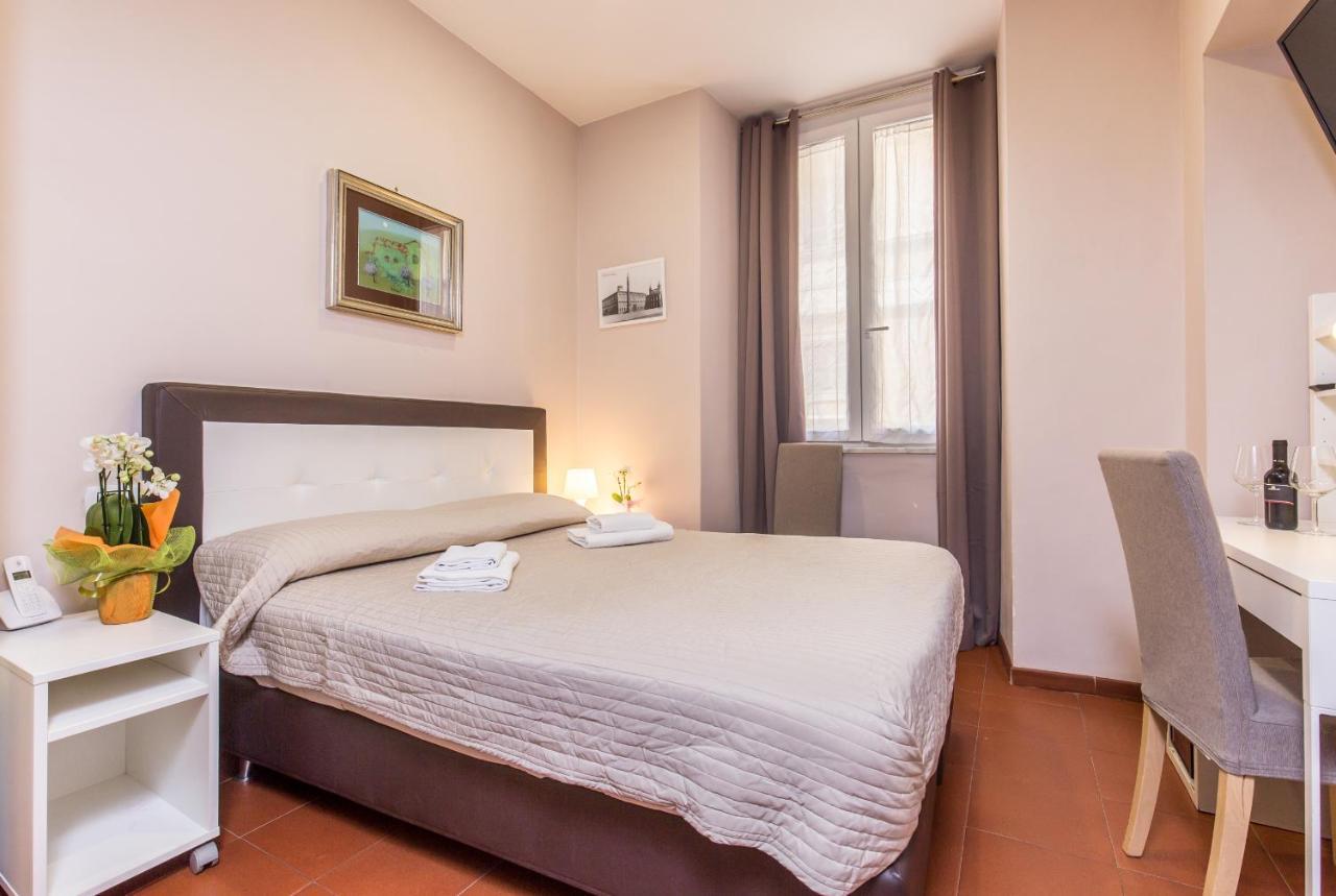 Azzurra Rooms โรม ภายนอก รูปภาพ