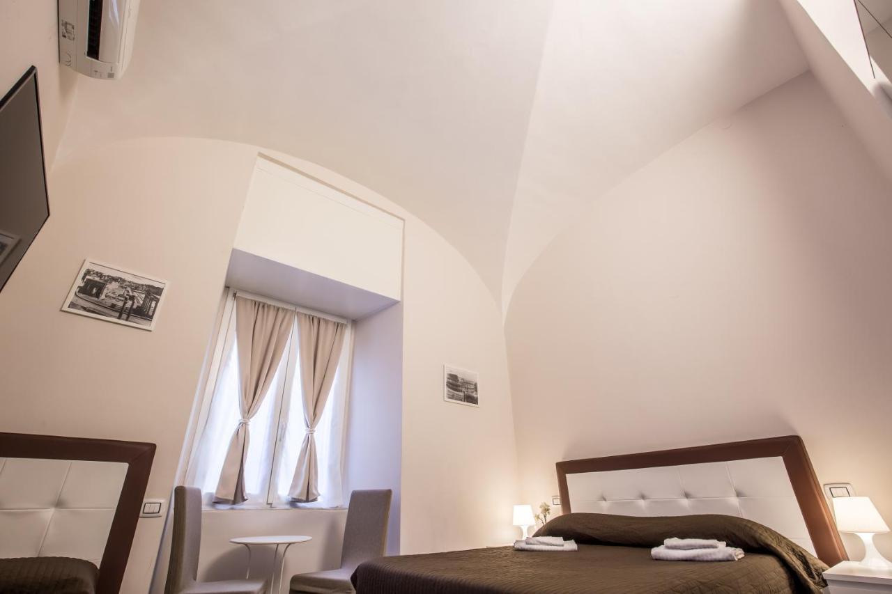 Azzurra Rooms โรม ภายนอก รูปภาพ