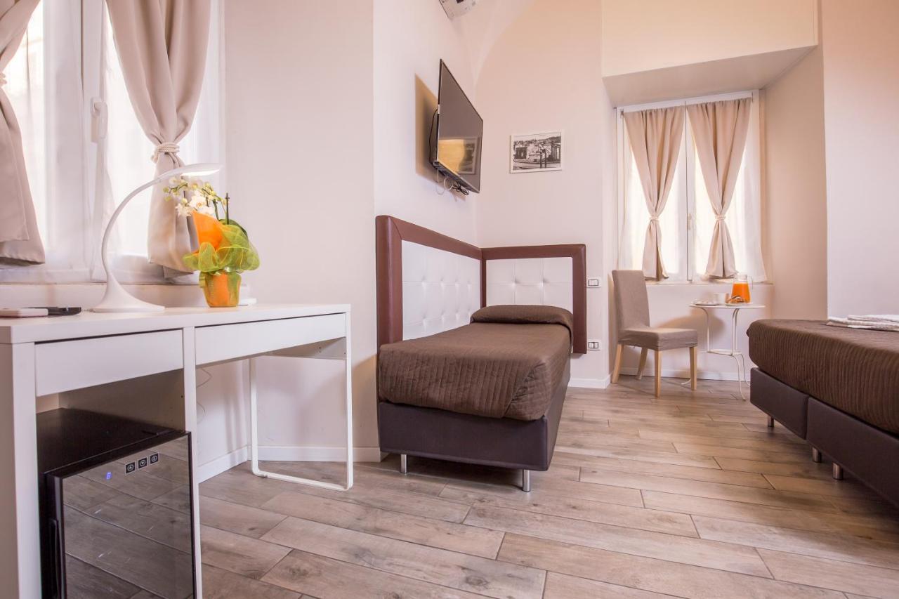 Azzurra Rooms โรม ภายนอก รูปภาพ