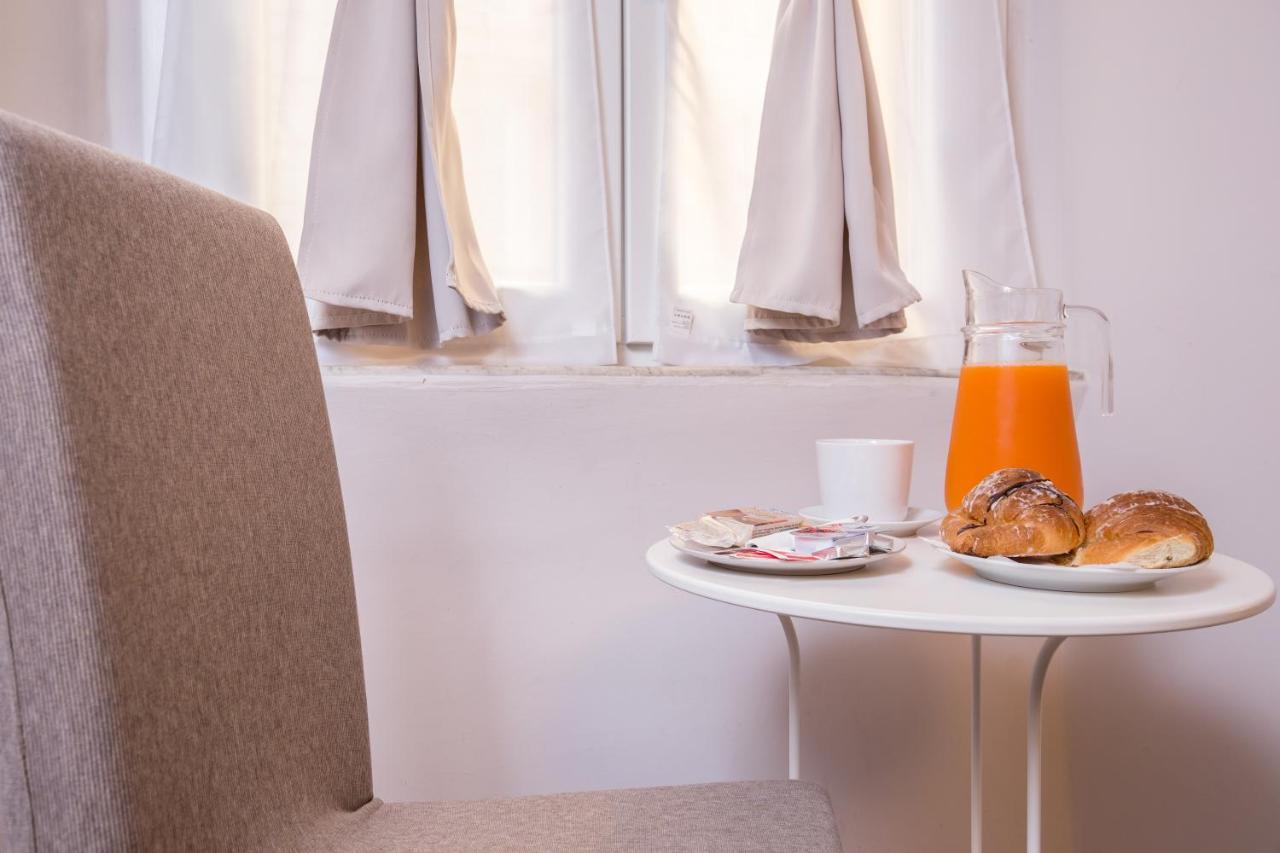 Azzurra Rooms โรม ภายนอก รูปภาพ