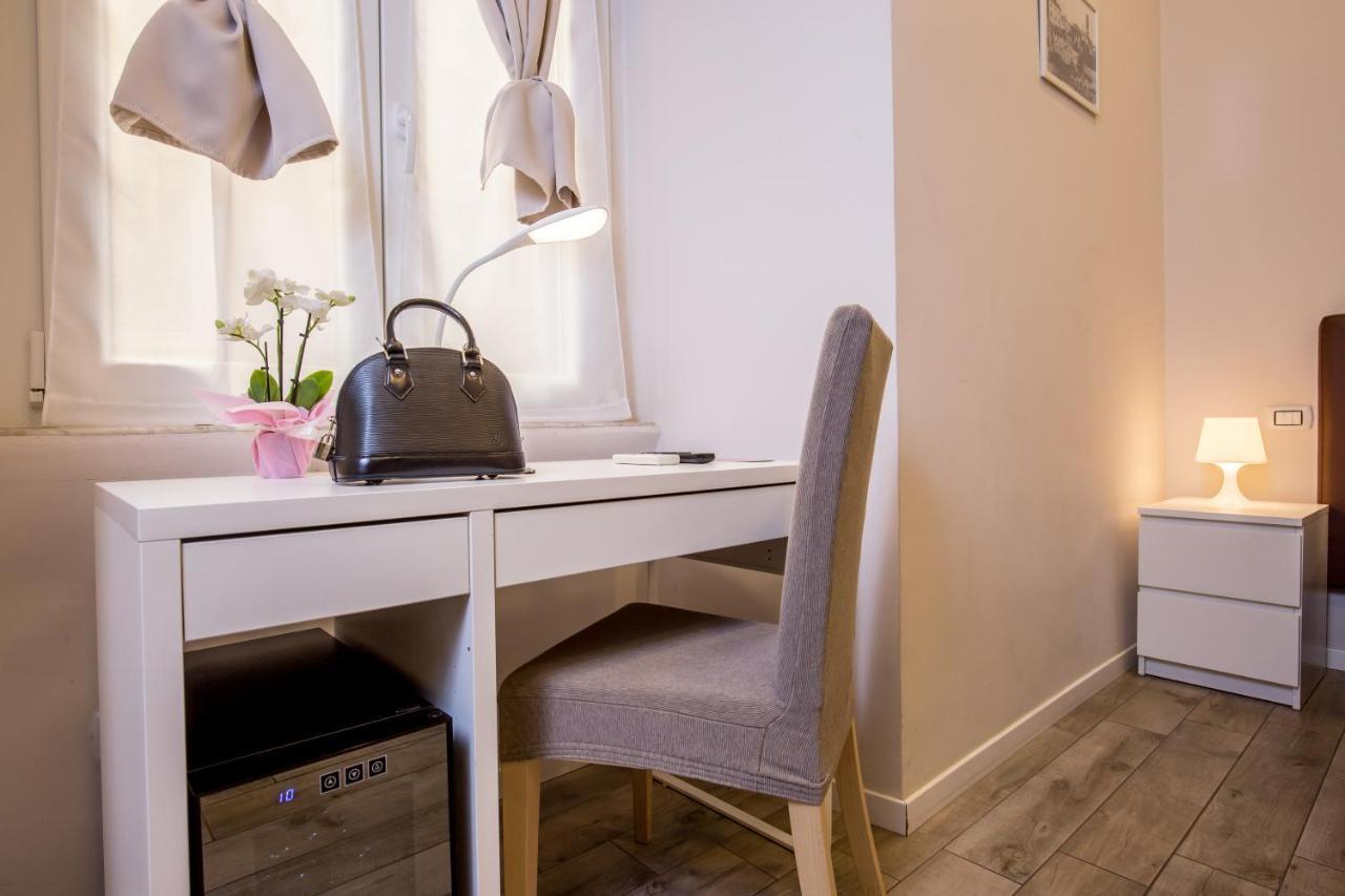 Azzurra Rooms โรม ภายนอก รูปภาพ