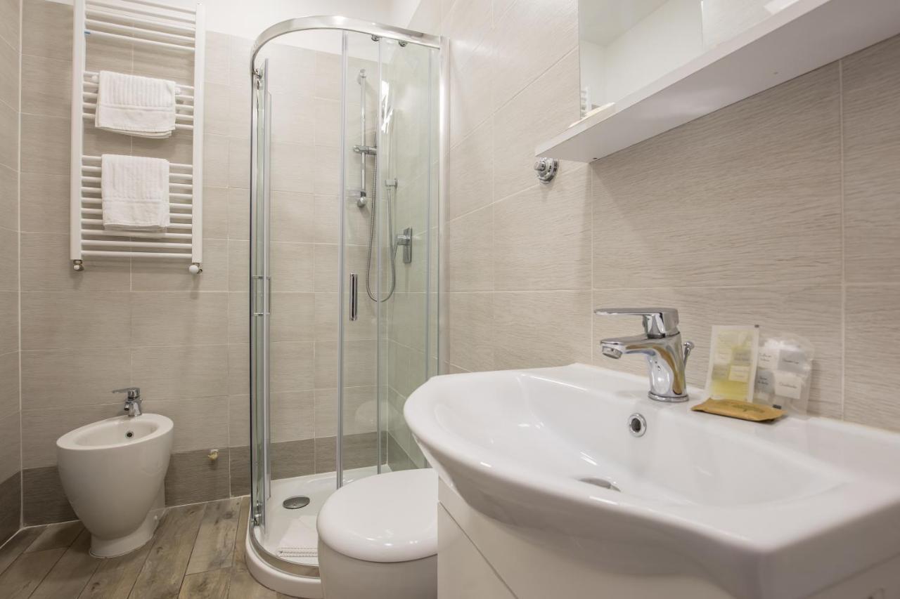 Azzurra Rooms โรม ภายนอก รูปภาพ